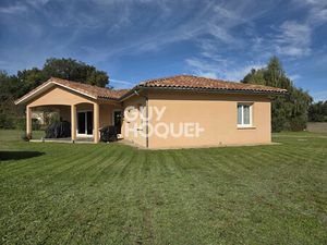 Maison T4 133 m2 moderne de plain-pied sur terrain de 2000 m2  à vendre près de Villeneuve