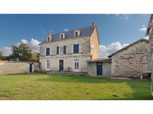 Vente maison 6 pièces 164 m² Saint-Gervais-les-Trois-Clochers (86230)