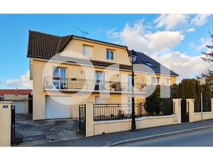 Location appartement  m² T-1 à Longperrier  730 €