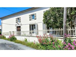 Maison de village à rénover avec garage et dépendances