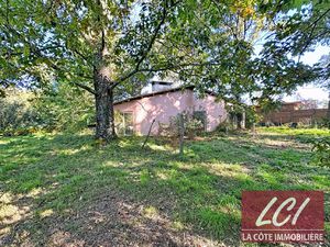 Beau potentiel dans cadre exceptionnel sur terrain 7000m2.