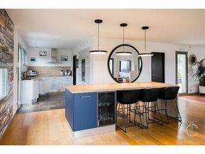 VITTEL - Maison de plain-pied de 174 m² avec piscine - 4 chambres