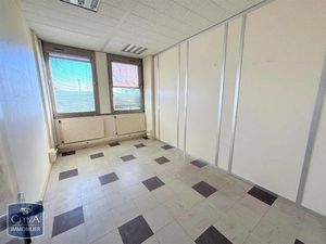 Local professionnel à louer 111 m² - Guéret (23) - 900€