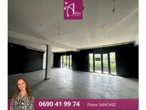 À louer Local commercial 468 m2 au RDC Emplacement strat  Guadeloupe