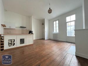 Location appartement 2 pièces 51m2 Saintes 17100 - 665 € - Surface Privée