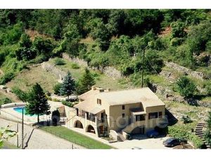 Villa de luxe de 10 pièces en vente Sumène  Occitanie