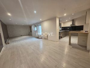 Maison Petit Couronne 4 pièce(s) 96m² avec cour intérieure