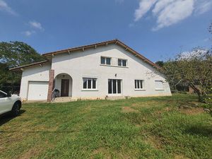 Location maison 5 pièces Espoey 64420 - 920 € - Surface Privée