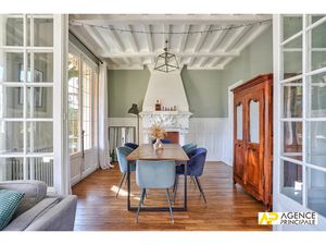 Vente maison 7 pièces 180 m² à Saint-Germain-en-Laye (78100)  1 190 000 €