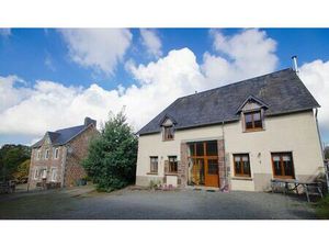 LA MANCHE Deux Maisons proche Gavray Sur Sienne avec 2.2ha