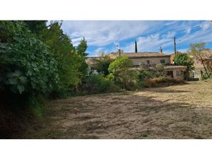 Vente terrain 226 m² à Pertuis (84120)  128 000 €