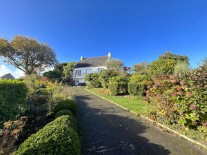 Vente maison Roscanvel  160m² 6 pièces 346 000€ avec balcon