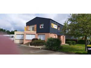 Location locaux professionnels 105 m² à Evreux (27000)  1 500 €