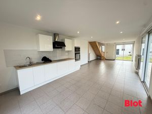 A LOUER PAR BLOT IMMOBILIER VERN SUR SEICHE - MAISON T7 - CORPS-NUDS - 115.63M²