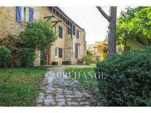 Maison de village de caractère avec jardin clos