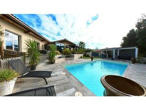 Charmante villa moderne avec piscine  jardin et accès à un ruisseau Laurens