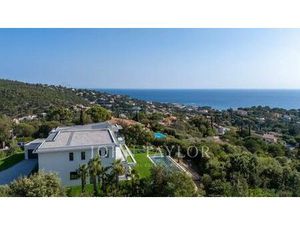 Maison de luxe de 390 m2 en location Roquebrune-sur-Argens  Provence-Alpes-Côte d'Azur