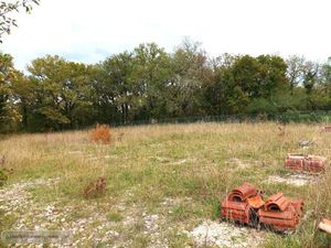 Terrain constructible à vendre 1 714 m²