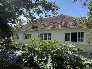 Maison plain pied sur 2 hectares avec dépendances