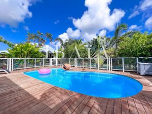 Vente maison 6 pièces 134 m² à Sainte Anne (97180)  535 000 €