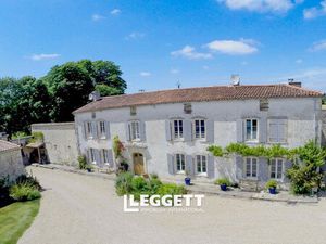 Boutique 39 pièce(s)  SURGÈRES