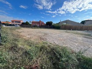 Vente terrain 640 m² à Alénya (66200)  195 000 €