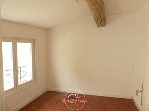 Petit deux pièces dans le village de Gattieres