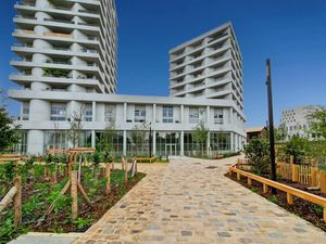 Location locaux professionnels 230 m² à Ivry-sur-Seine (94200)  5 080 €