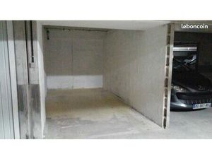 Emplacement parking couvert