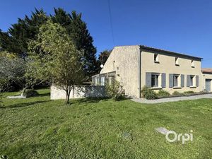 Vente maison 3 pièces 130 m² à Sainte-Gemme (17250)  263 750 €