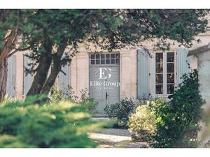 A VENDRE - SUPERBE PROPRIETE CHARENTAISE A 15 MIN D'ANGOULEME - 6 PIECES - 207M2