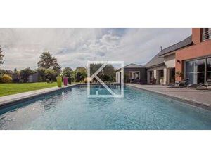 Maison avec piscine et jardin Cheffes (49)