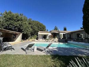 Vente maison 9 pièces 200 m² à Saint-Quentin-la-Poterie (30700)  749 000 €