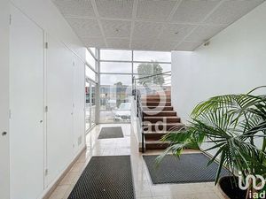 Location locaux professionnels 121 m² à Saint-gregoire (35760)  2 146 €