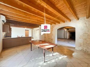 Ancienne ferme rénovée sur 7 hectares avec dépendances