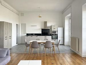 Location appartement 3 pièces 85 m² à Pau (64000)