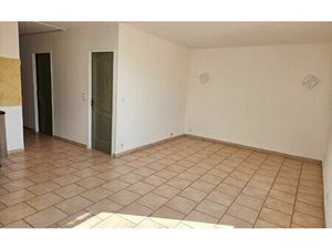 Location appartement  m² T-3 à Cadenet  730 €