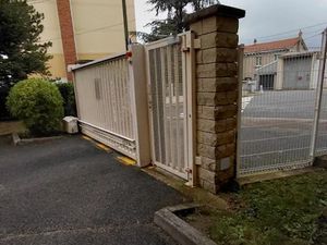 Location appartement 2 pièces 45 m² à Saint-Etienne (42000)  615 €