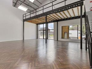 Bien professionnel à louer à Sint-Eloois-Vijve € 1.550 (LFPGU) - Heritage Vastgoed | Zimmo