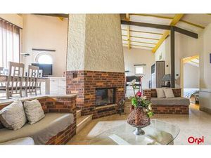 Maison Mareuil-le-Port m² T-4 à vendre  269 500 €