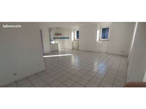 A louer F3 en duplex sur Dornas