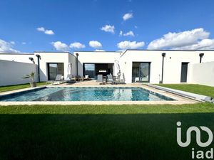 Maison d'architecte à vendre à la La Jarne