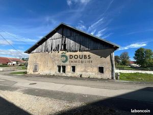 Maison 5 pièces 326 m²