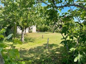 Terrain 1 350 m² Pechbonnieu