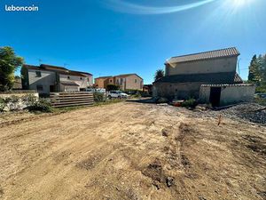 Terrain 310 m² LA CRAU