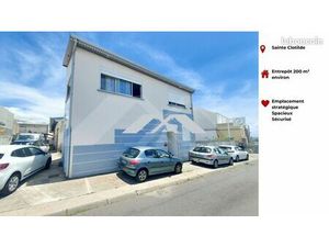 Entrepôt 200 m² SAINTE CLOTILDE