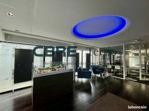 Local bureaux 371 m²