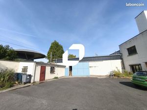 Local industriel 325 m²