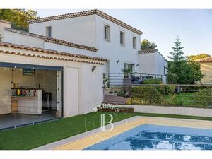 Maison de luxe à vendre à Mimet