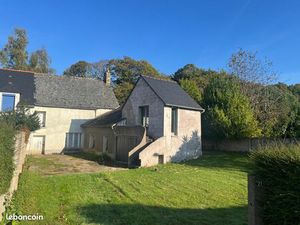 Maison à rénover en bordure de canal